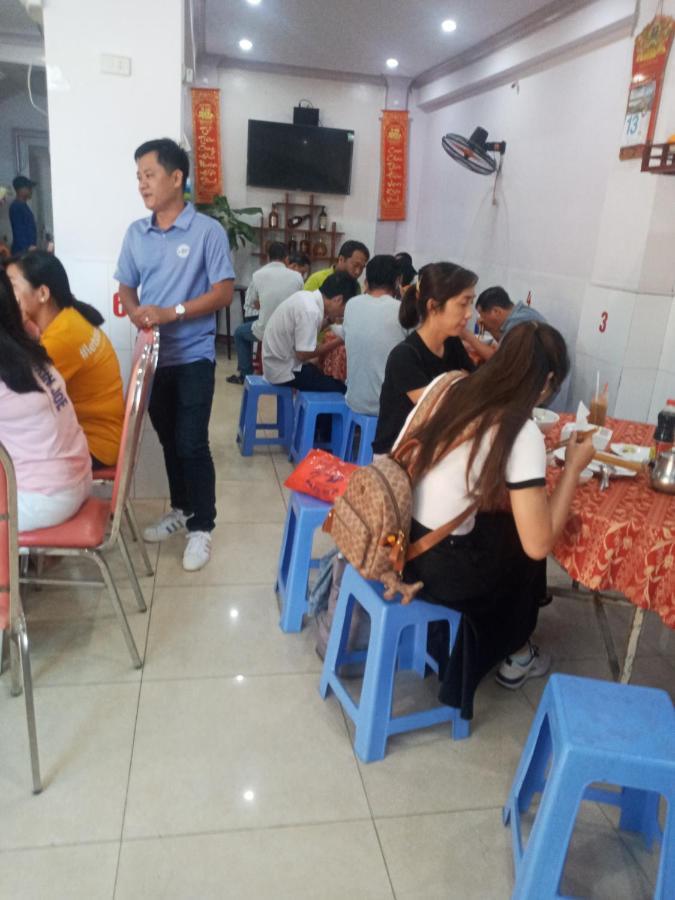 Khach San Tu Anh Hotel Hà Tiên Buitenkant foto