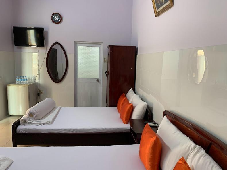 Khach San Tu Anh Hotel Hà Tiên Buitenkant foto