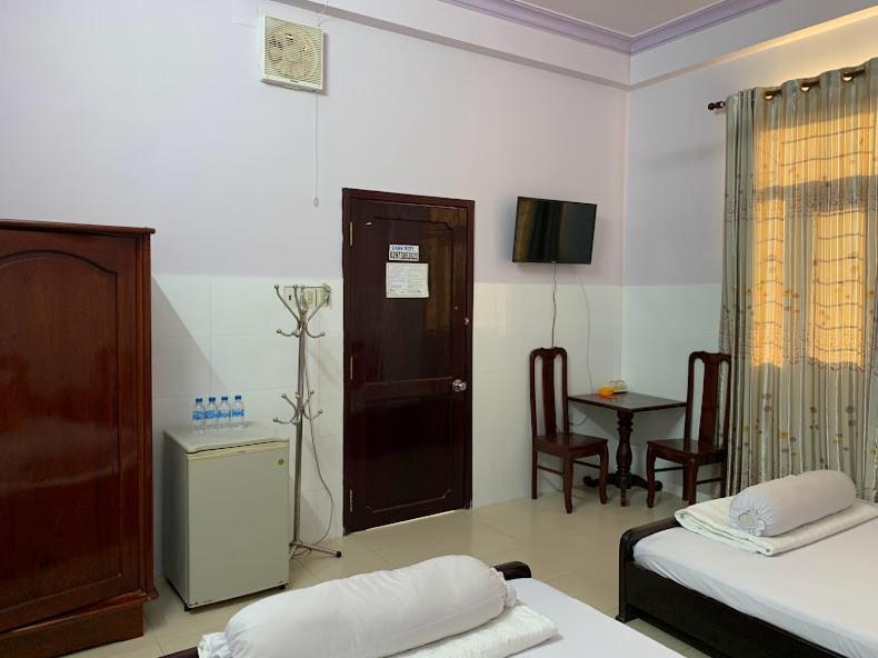 Khach San Tu Anh Hotel Hà Tiên Buitenkant foto